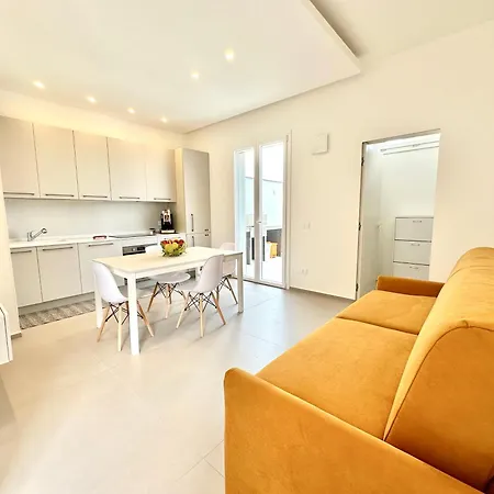Palmeri Apartment *